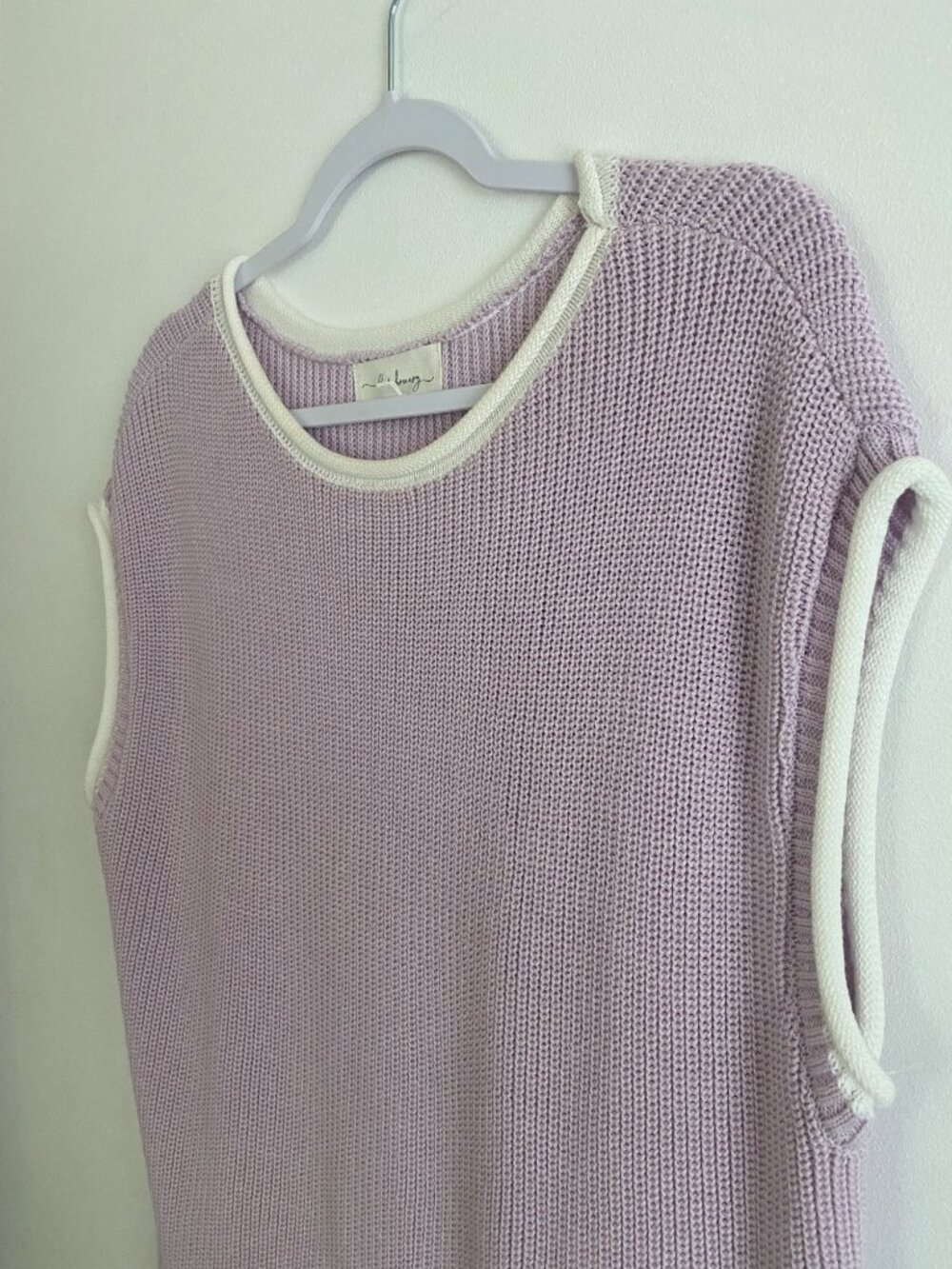 In February Lavender & White Knit Sleeveless Sweater Vest Size M - Picture 4 of 6